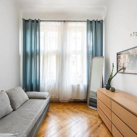 Spacious Apartment With Balcony At Wenceslas Sq Prague Exterior photo