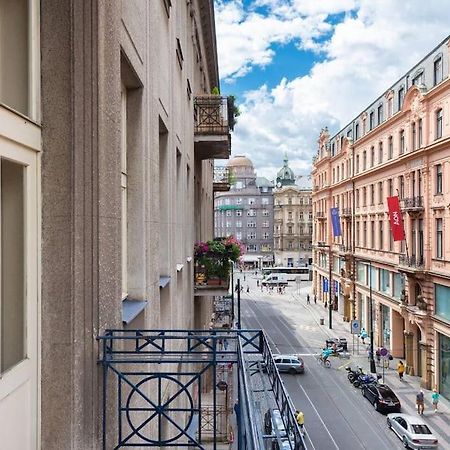 Spacious Apartment With Balcony At Wenceslas Sq Prague Exterior photo