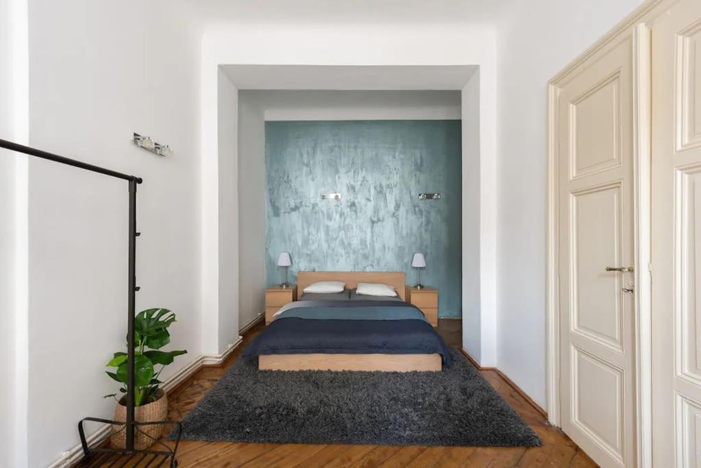 Spacious Apartment With Balcony At Wenceslas Sq Prague Exterior photo